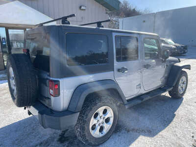2013 Jeep Wrangler Unlimited, $11999. Photo 7