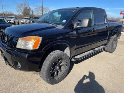 2014 Nissan Titan, $10999. Photo 4