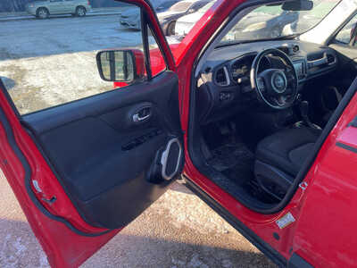 2015 Jeep Renegade, $4999. Photo 8