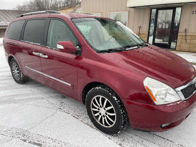 2011 Kia Sedona, $1999. Photo 2