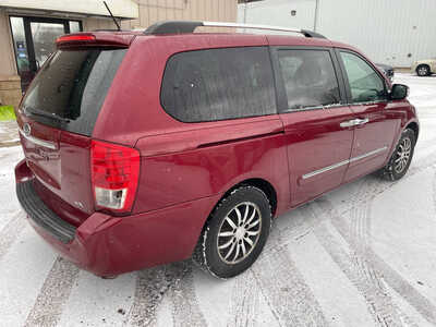 2011 Kia Sedona, $1999. Photo 7