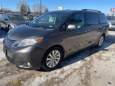 2011 Toyota Sienna, $5999. Photo 4