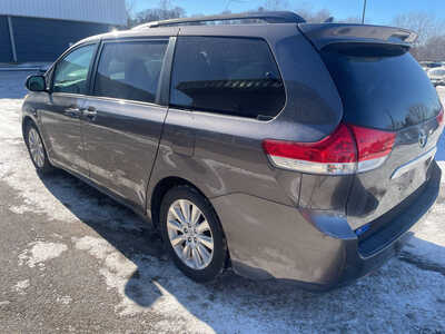 2011 Toyota Sienna, $5999. Photo 5