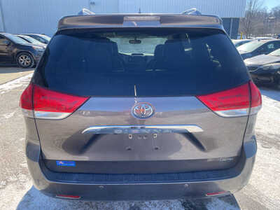 2011 Toyota Sienna, $5999. Photo 6