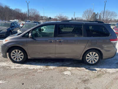 2011 Toyota Sienna, $5999. Photo 8