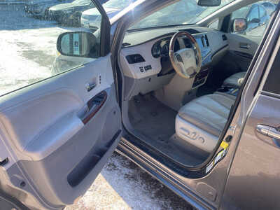 2011 Toyota Sienna, $5999. Photo 9
