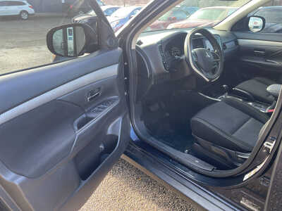 2018 Mitsubishi Outlander, $7999. Photo 8