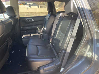 2018 Nissan Pathfinder, $2999. Photo 11