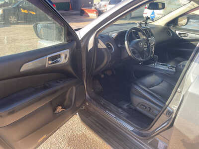 2018 Nissan Pathfinder, $2999. Photo 6