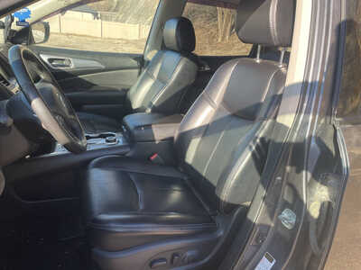 2018 Nissan Pathfinder, $2999. Photo 8