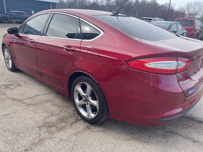 2016 Ford Fusion, $3999. Photo 5