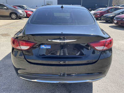 2016 Chrysler 200, $3999. Photo 7