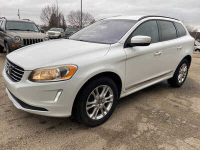 2015 Volvo XC60, $5999. Photo 4