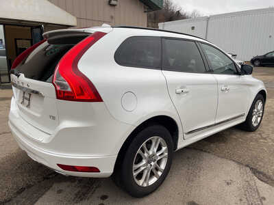 2015 Volvo XC60, $5999. Photo 7