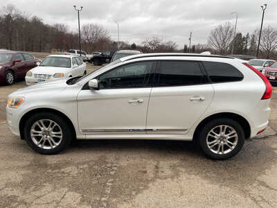 2015 Volvo XC60, $5999. Photo 8