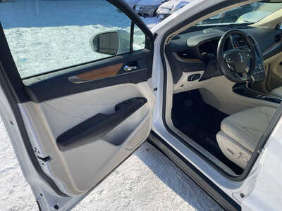 2015 Lincoln MKC, $3999. Photo 9