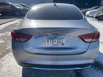 2015 Chrysler 200, $2999. Photo 6