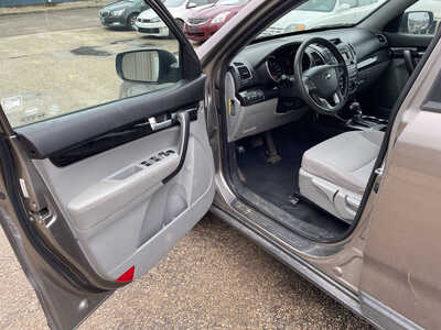 2015 Kia Sorento, $1999. Photo 12