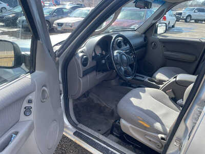 2002 Jeep Liberty, $1499. Photo 8