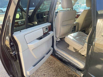 2013 Lincoln Navigator L, $5999. Photo 12