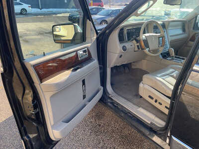 2013 Lincoln Navigator L, $5999. Photo 9