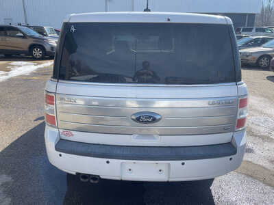 2009 Ford Flex, $3499. Photo 6
