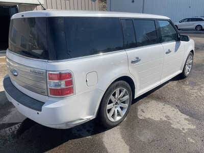 2009 Ford Flex, $3499. Photo 7