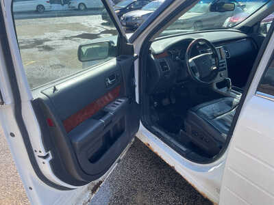 2009 Ford Flex, $3499. Photo 9