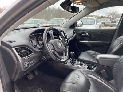 2019 Jeep Cherokee, $6999. Photo 12