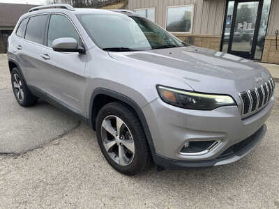 2019 Jeep Cherokee, $6999. Photo 2