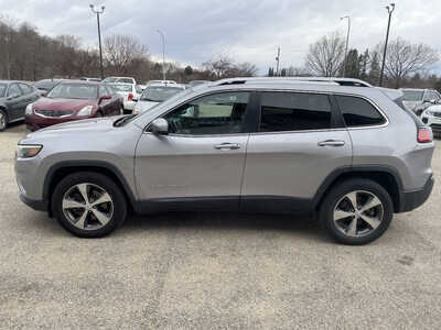 2019 Jeep Cherokee, $6999. Photo 5
