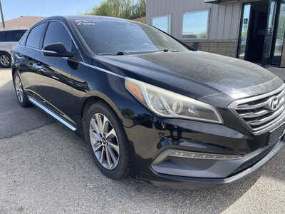 2015 Hyundai Sonata, $3999. Photo 2