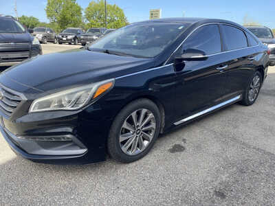 2015 Hyundai Sonata, $3999. Photo 4