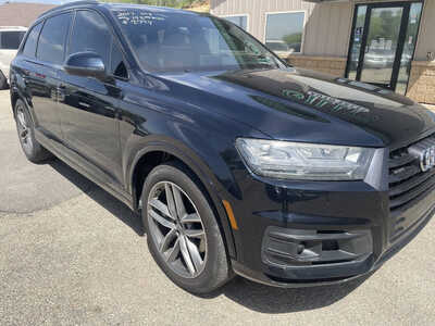 2017 Audi Q7, $9999. Photo 2