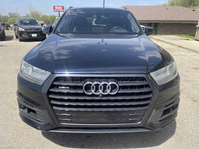 2017 Audi Q7, $9999. Photo 3