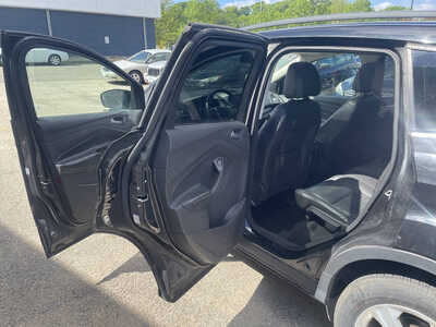 2015 Ford Escape, $4999. Photo 12