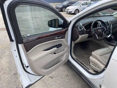 2015 Cadillac SRX, $3999. Photo 9