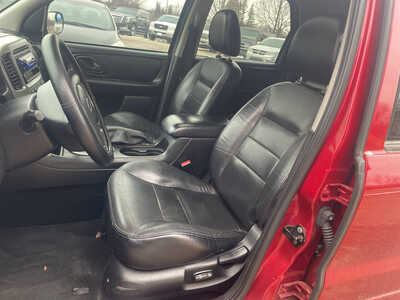 2005 Ford Escape, $1999. Photo 10