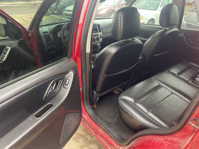 2005 Ford Escape, $1999. Photo 12