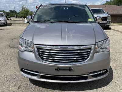 2014 Chrysler Town & Country, $5999. Photo 3