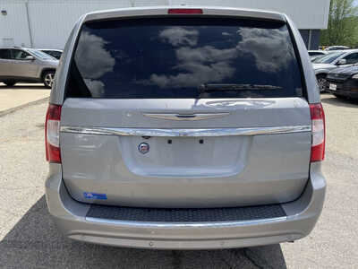 2014 Chrysler Town & Country, $5999. Photo 7