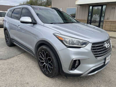 2018 Hyundai Santa Fe, $6999. Photo 2