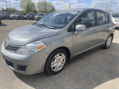 2011 Nissan Versa, $1999. Photo 4