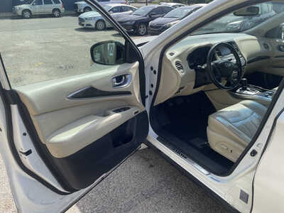 2015 Infiniti QX60, $4999. Photo 9