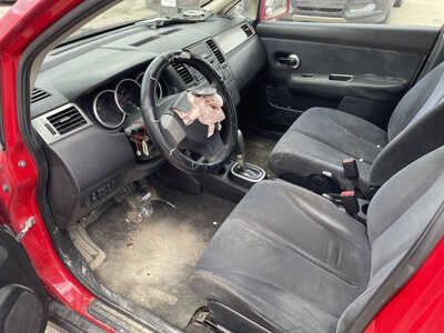 2009 Nissan Versa, $899. Photo 12