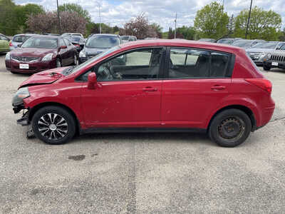2009 Nissan Versa, $899. Photo 5