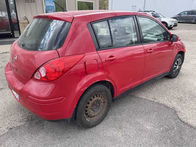 2009 Nissan Versa, $899. Photo 8