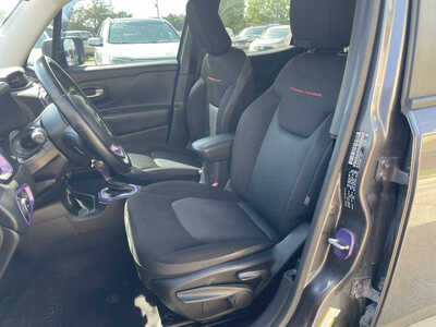 2016 Jeep Renegade, $5999. Photo 11