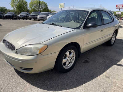 2006 Ford Taurus, $1999. Photo 4