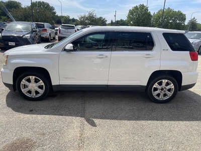 2017 GMC Terrain, $4999. Photo 5